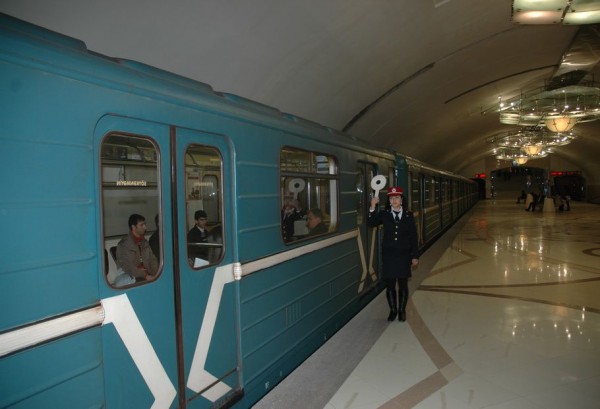 Bakı metropolitenində tuneldə tüstülənmə olub