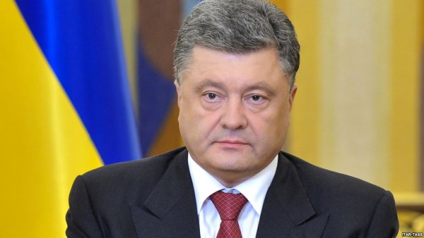 Poroşenko Rusiya banklarına qarşı sanksiyaları təsdiq etdi