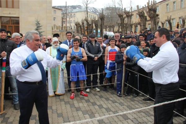 Əhəd Abıyev Novruz şənliyində yenə rinqə çıxdı