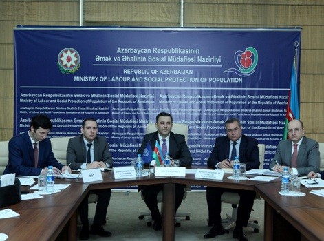“Əməyin gələcəyi” təşəbbüsü ilə əlaqədar milli dialoq keçirilir -FOTOLAR