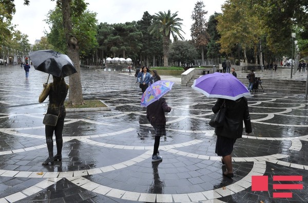 Hava soyuyacaq, yağış yağacaq