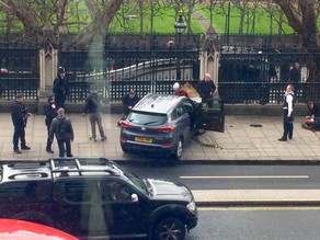 Britaniya parlamenti yaxınlığında atışma olub, 12 nəfər yaralanıb  - YENİLƏNİB