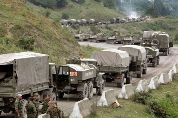 Gürcüstanda Ermənistana hərbi texnika daşıyan şübhəli Rusiya maşınları qeydə alınıb