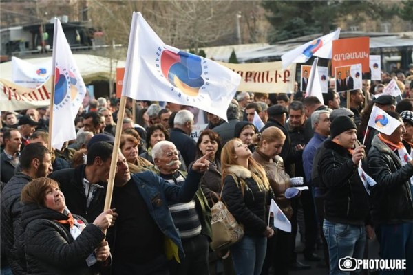 Sərkisyanın qorxulu rəqibi: “Ədalətsizliyə, qanunsuzluğa “bəsdir” deməliyik!”