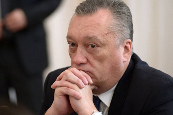 Rus senator yıxılaraq öldü