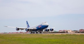Azərbaycana yeni “Boeing 747-8F“ təyyarəsi gətirilib