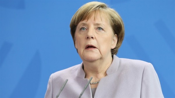 Merkel: “Əsəd məsuliyyət daşıyır”