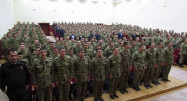 Hərbçilərə vətənpərvərlik ruhunda çəkilmiş filmlər təqdim olunub - Video