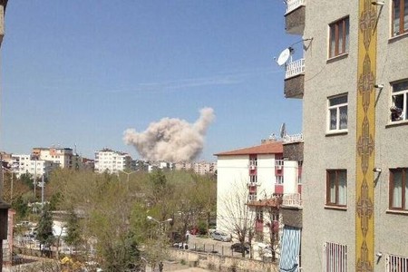 Türkiyədə polis məktəbi yaxınlığında partlayış olub