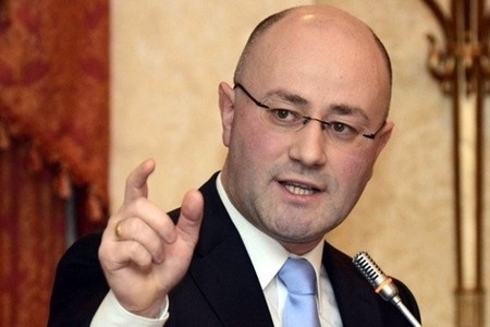 Rusiya təhlükəsi: Gürcüstan ordunu gücləndirir