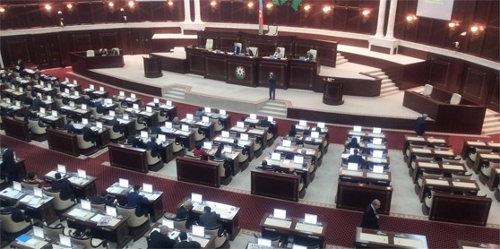 Milli Məclisin plenar iclası başlayıb