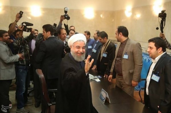 Ruhani ikinci dəfə prezident olmaq istəyir