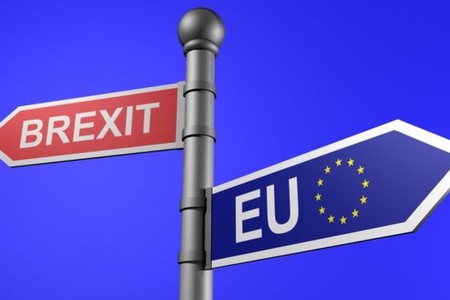 Brüssel “Breksit“ üçün daha yumşaq variant nəzərdən keçirir