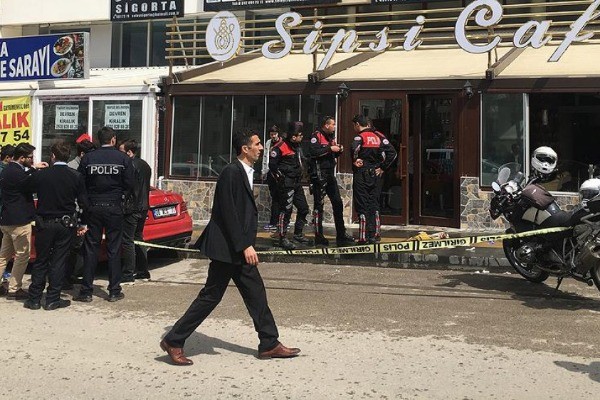 Kafeyə silahlı hücum: iki nəfər həlak olub, iki nəfər yaralanıb - FOTO