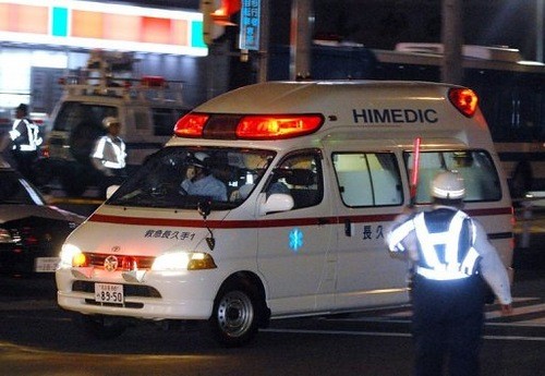 Avtobus minik maşını ilə toqquşdu: 20 YARALI