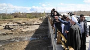 İran prezidenti Şərqi Azərbaycan vilayətindəki təbii fəlakət zonasında