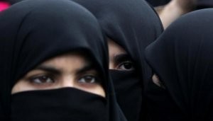 5 milyon müsəlmanın yaşadığı ölkədə çadra qadağası