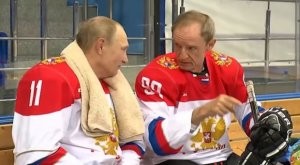Putin Soçidə xokkey məşqi etdi