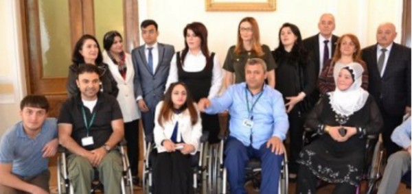 ``Özunlə fəxr et`` kitabının təqdimatı keçirildi -FOTOLAR