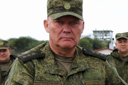 Rusiyalı general Ermənistanda döyüş hazırlığını yoxladı