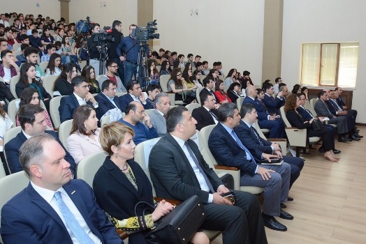 İş dünyasının tanınmışları UNEC tələbələri ilə görüşür
