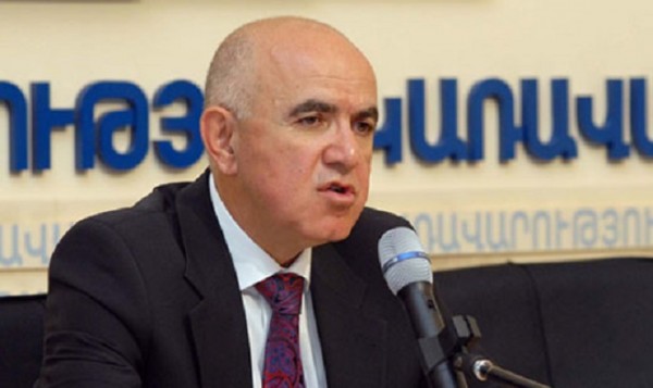 İrəvan: “Hər il ölkədən 30 min adam qaçır”