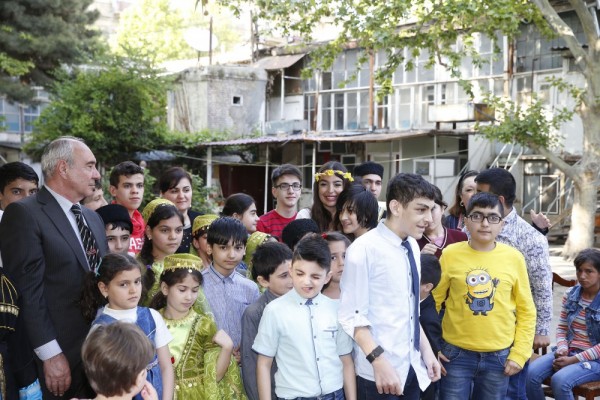 Leyla Əliyeva sağlamlıq imkanları məhdud uşaqlar üçün məktəbdə olub