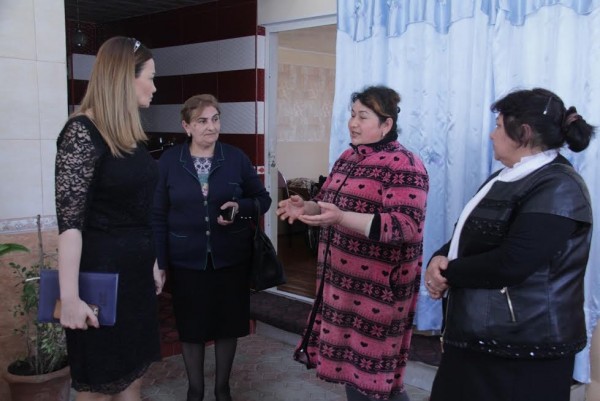 Qənirə Paşayeva Tovuzda sakinlərlə görüşüb