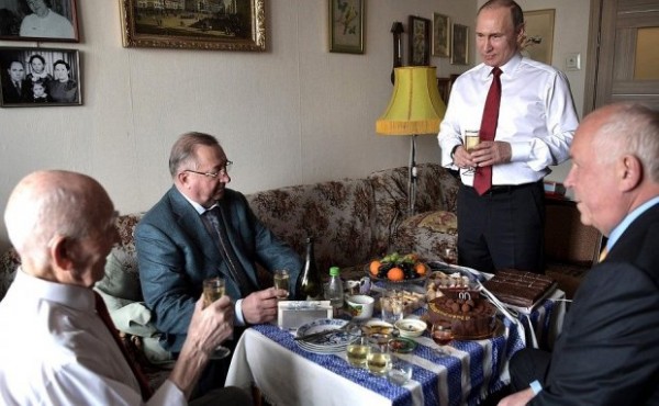 Putin “KQB”dəki keçmiş rəisini təəccübləndirdi