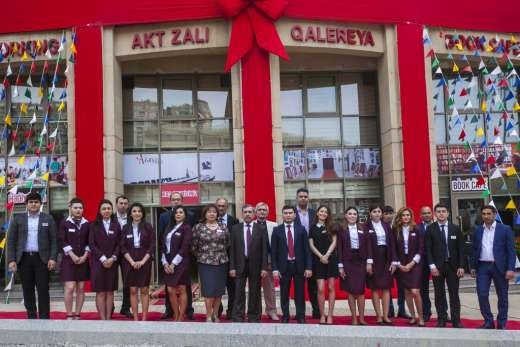 Bakıda böyük kitab mağazası açıldı