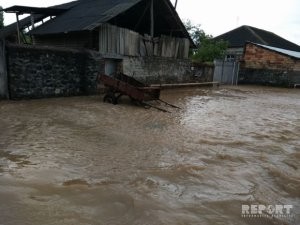 Güclü yağış Qobustanda və Şamaxıda fəsadlara səbəb olub
