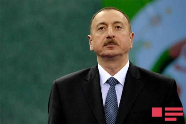 Prezident “WorldFood Azerbaijan“ və “CaspianAgro 2017” sərgiləri ilə tanış olub
