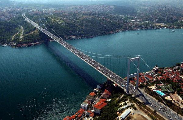 İstanbulun məşhur körpüsü Azərbaycan bayrağının rənglərinə bürünəcək