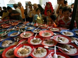 Ramazan ayının ilk iftarı bu ölkədə açıldı