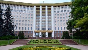 Moldova 5 rusiyalı diplomatı “persona non qrata” elan edib