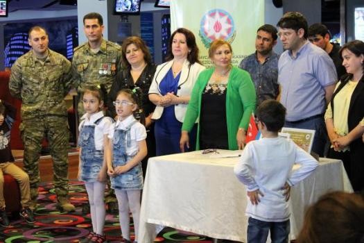 Əsgər Ailələrinə Dəstək İctimai Birliyi	aprel şəhidlərinin, əlillərin və döyüşçülərin övladları üçün möhtəşəm tədbir düzənlədi