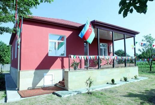Yeni fərdi yaşayış evləri Qarabağ müharibəsi əlillərinə və şəhid ailəsinə təqdim olunub