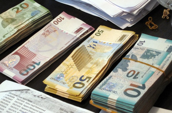 Gömrük komitəsi bu il büdcəyə 217 milyon manat ödəyib