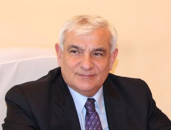 Aksiya keçirən tələbələrlə bağlı islahat - Yeni rektor qaydaları dəyişdi