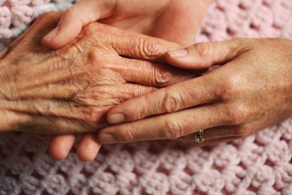 Azərbaycanda TRAGİKOMİK HADİSƏ: 88 yaşlı kişi həyat yoldaşından boşanır
