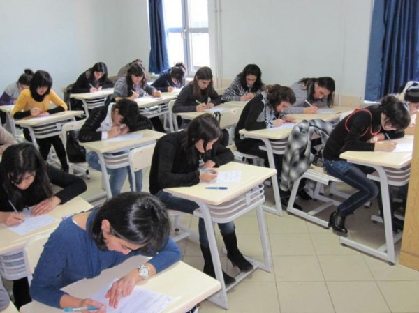 Bu gün 15 mindən çox abituriyent sınaq imtahanı verir