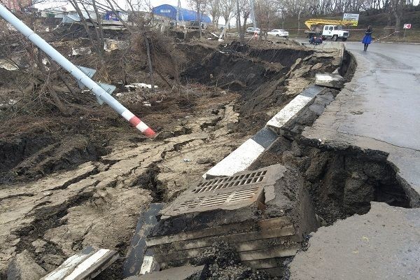 Tbilisi yaxınlığında torpaq sürüşməsi olub