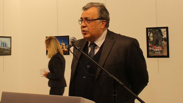 Karlovu kim oldürüb? - Yeni İDDİA