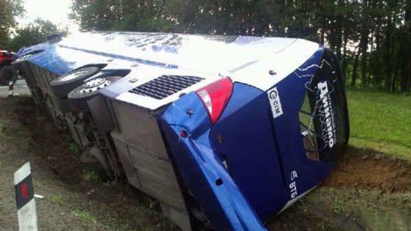 Rusiyadan Azərbaycana gələn mikroavtobus aşıb
