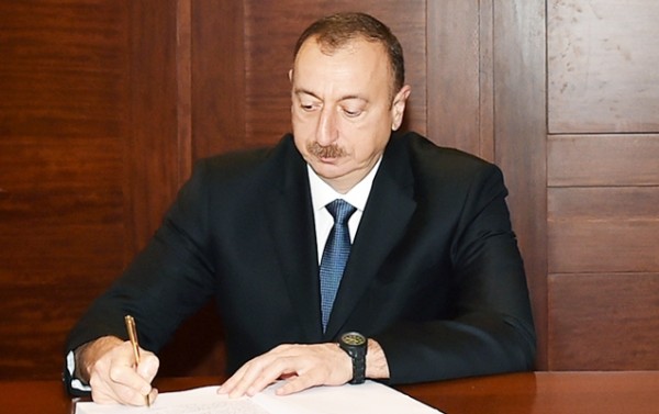 Prezident dövlət qulluğu ilə bağlı fərman imzaladı