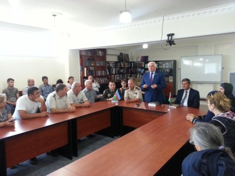 Deputat “Aprel döyüşləri”nin iştirakçıları və şəhid ailələri ilə görüşdü