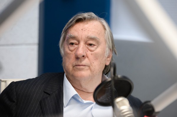 Zəhranın qarşısında baş əyirəm... - Rus ideoloq