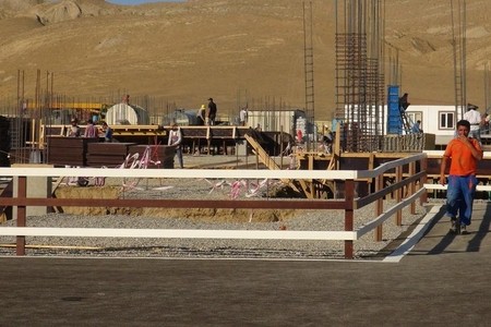 Azərbaycanda yeni fabriklər tikilir
