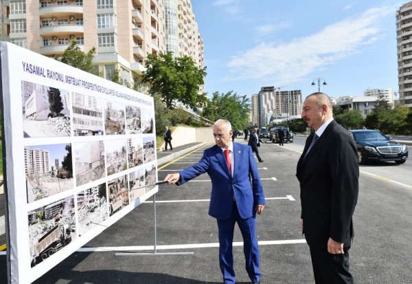 Prezident Yasamal rayonunda yeni salınan parkda yaradılan şəraitlə tanış olub - FOTO