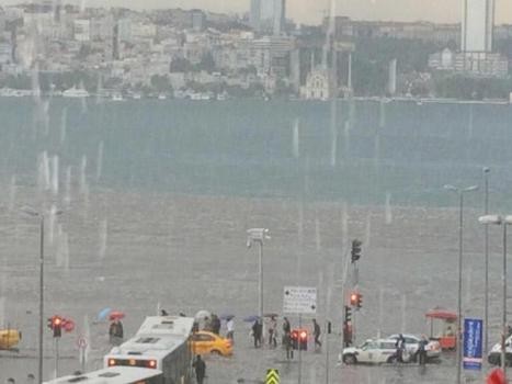 İstanbulda dənizlə quru “birləşdi“ - leysan yağışları - FOTO